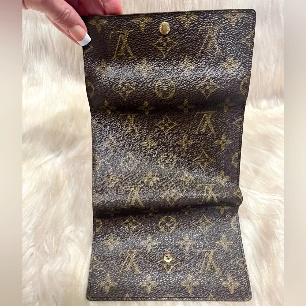 Louis Vuitton Monogram Brown Wallet - Picture 6 of 11
